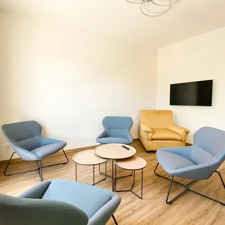 230 Lux Furnished Flat * Beaufort