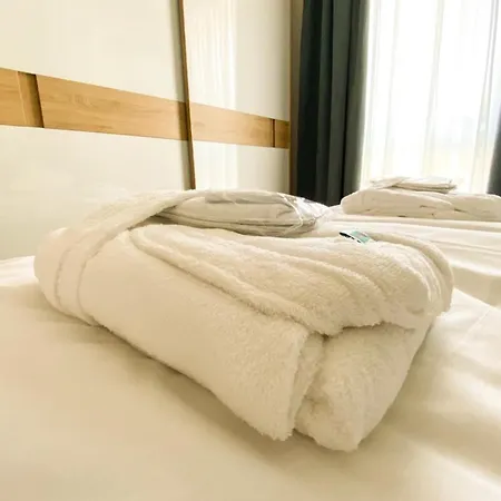 230 Lux Furnished Flat Apartment *